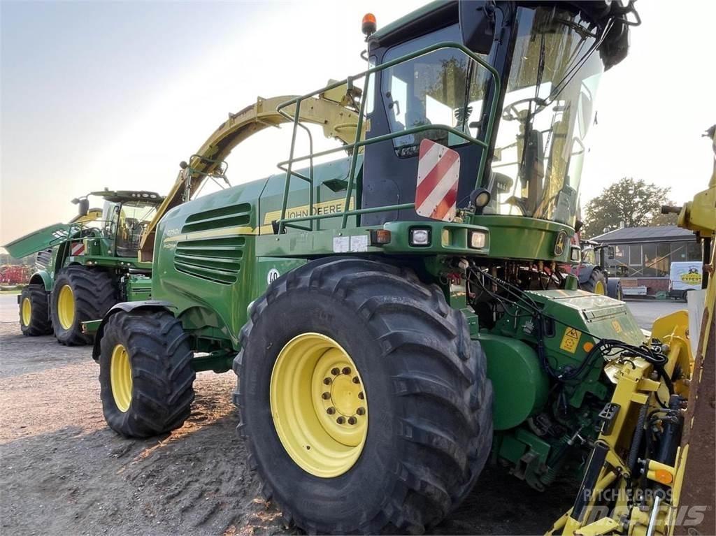 John Deere 7750 Mašine za stočnu hranu sa sopstvenim pogonom