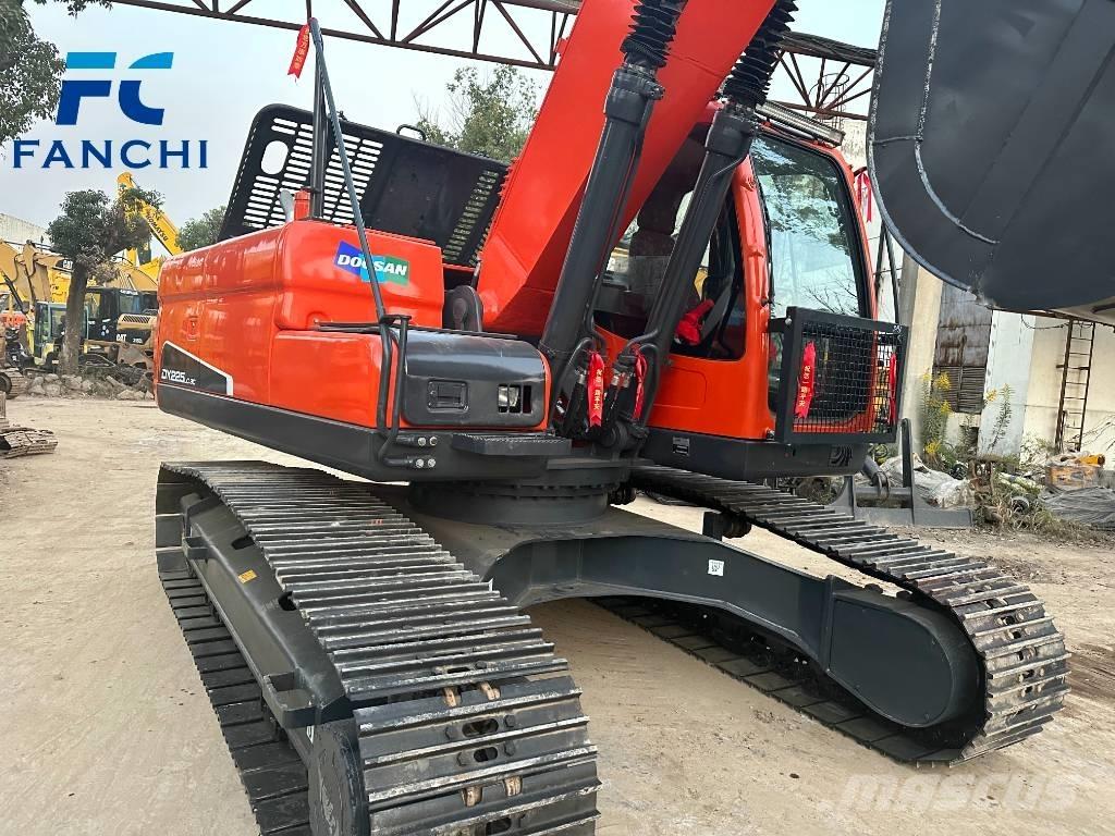 Doosan DX 225 LC Bageri guseničari