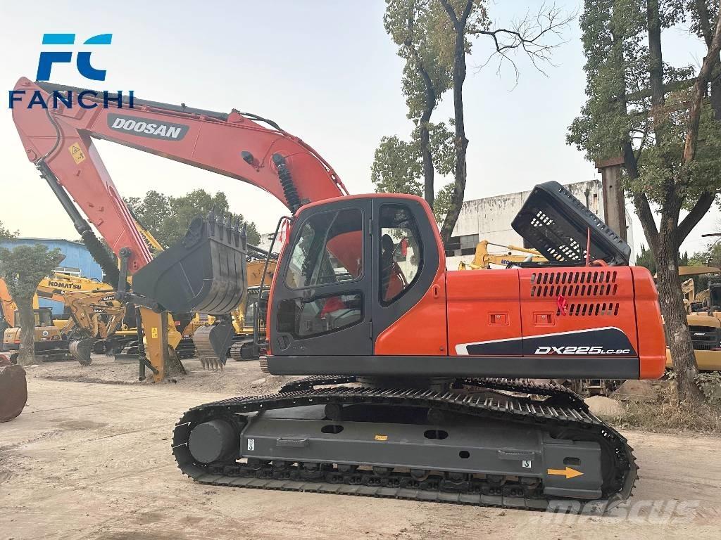 Doosan DX 225 LC Bageri guseničari
