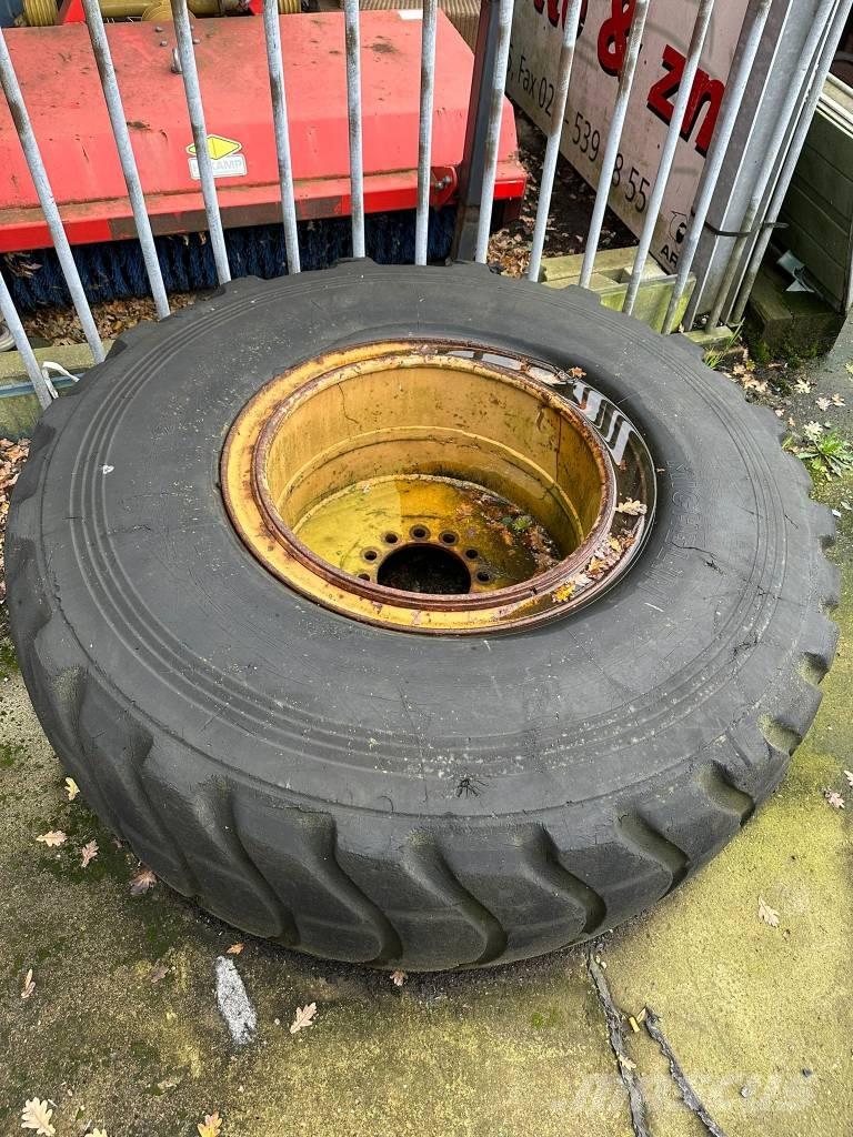 Komatsu WA200 Utovarivači na točkove