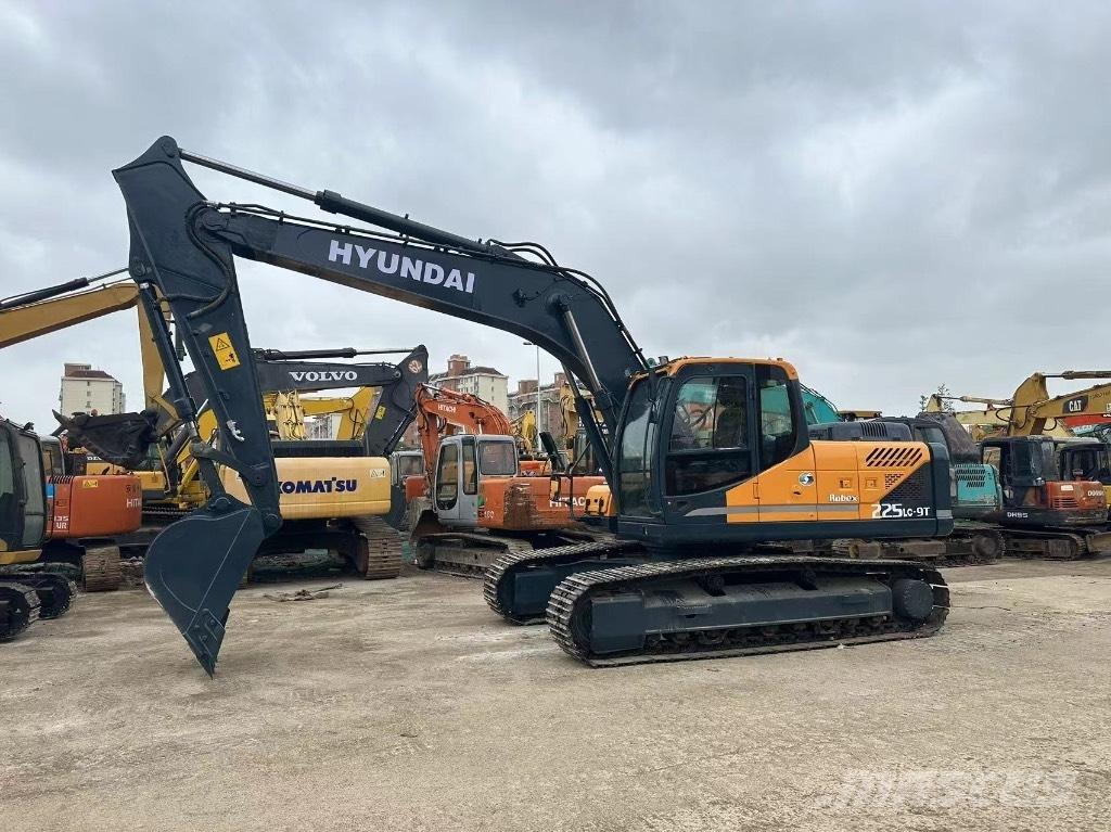 Hyundai 225 LC-9T Bageri guseničari