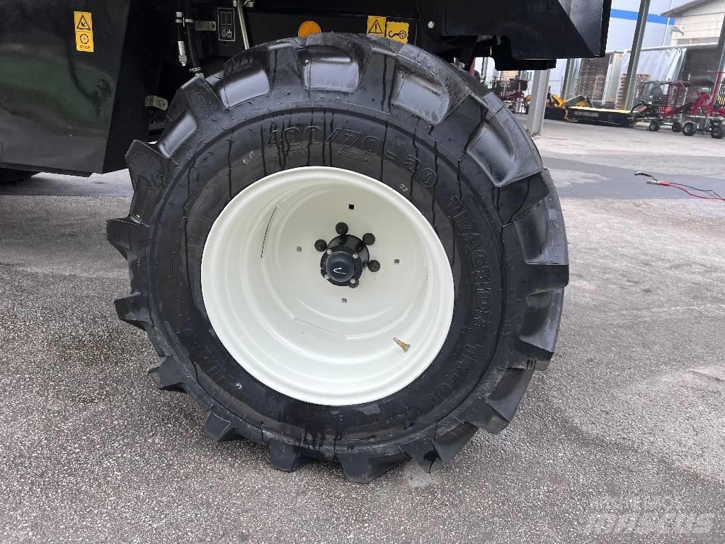 New Holland TC 4.90 Kombajni
