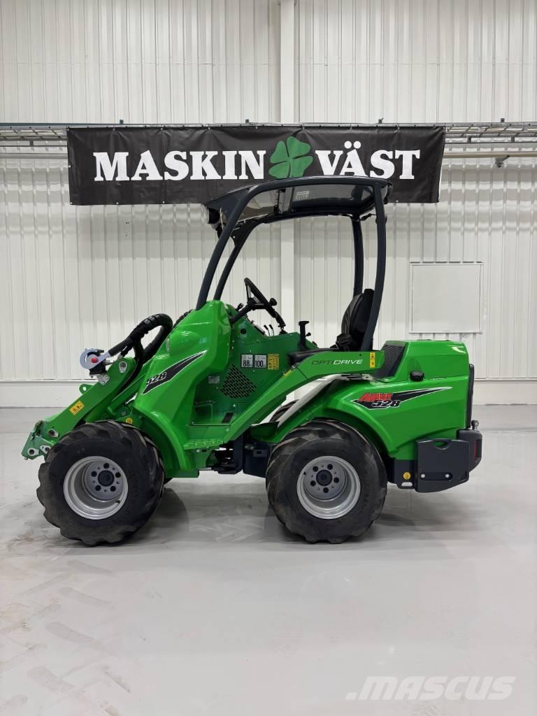 Avant 528 Višenamenski utovarivači