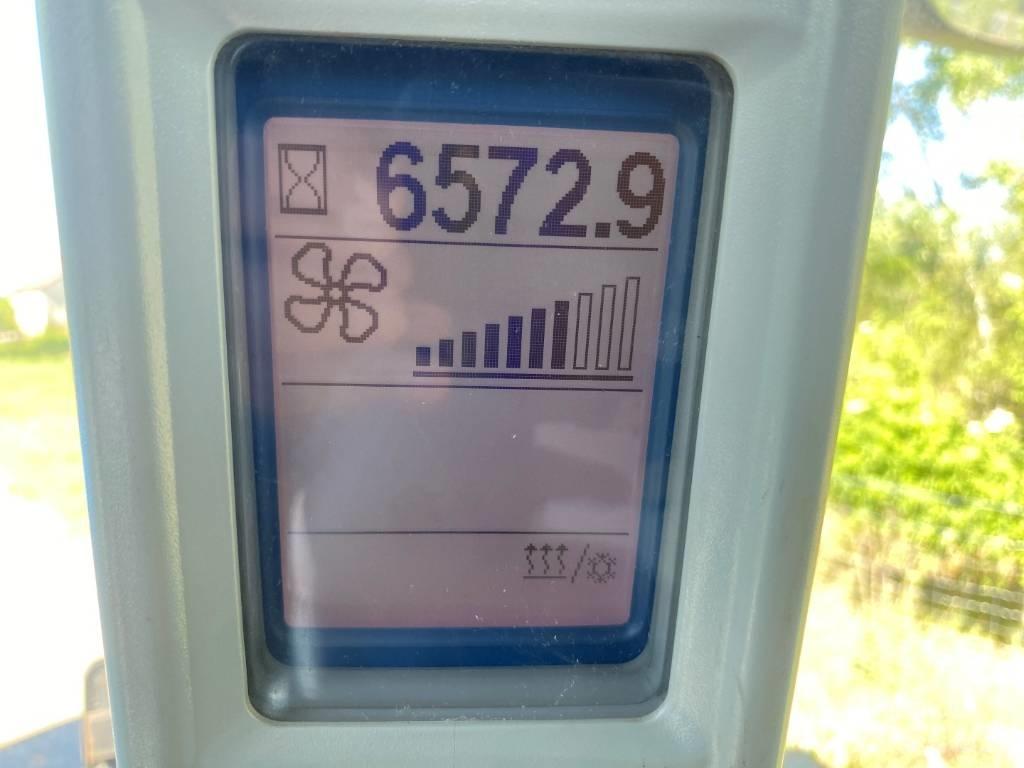 New Holland T 8.360 Traktori