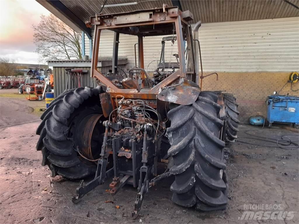 New Holland 8970 Traktori