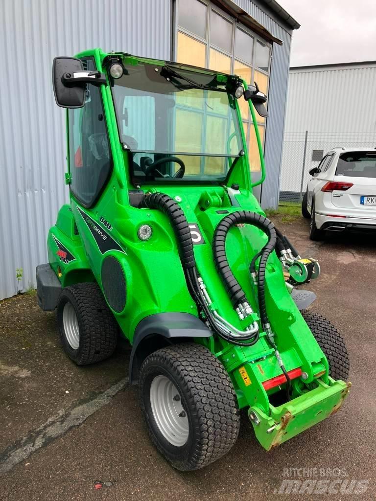 Avant 640i Skid steer mini utovarivači