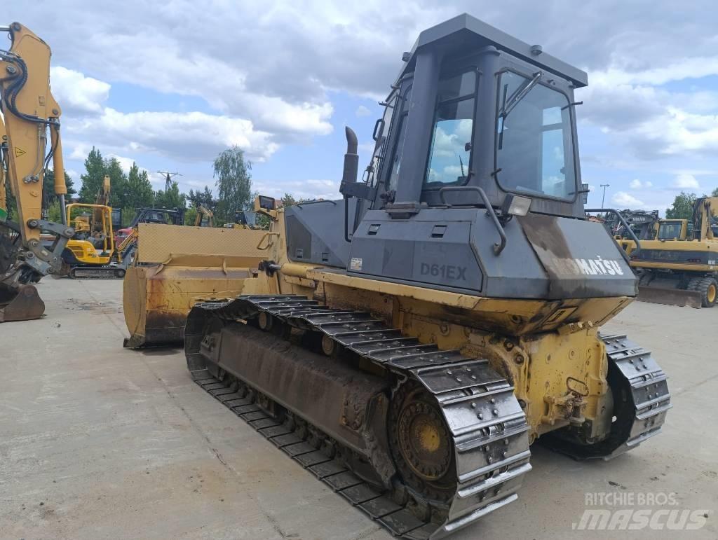 Komatsu D61EXL-12 Buldožeri guseničari