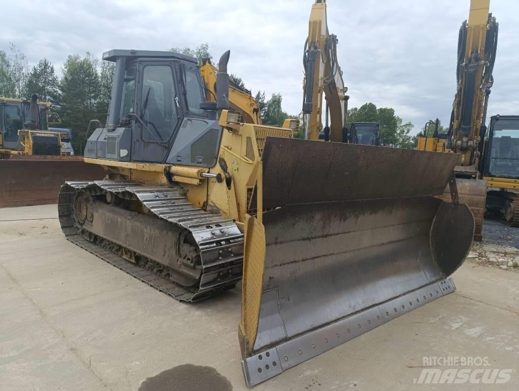 Komatsu D61EXL-12 Buldožeri guseničari