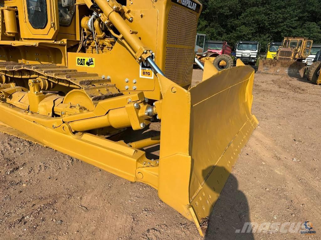 CAT D7G Buldožeri guseničari