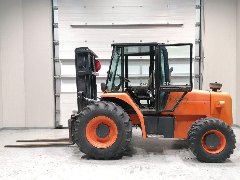 JCB 940 Vanterenski viljuškar