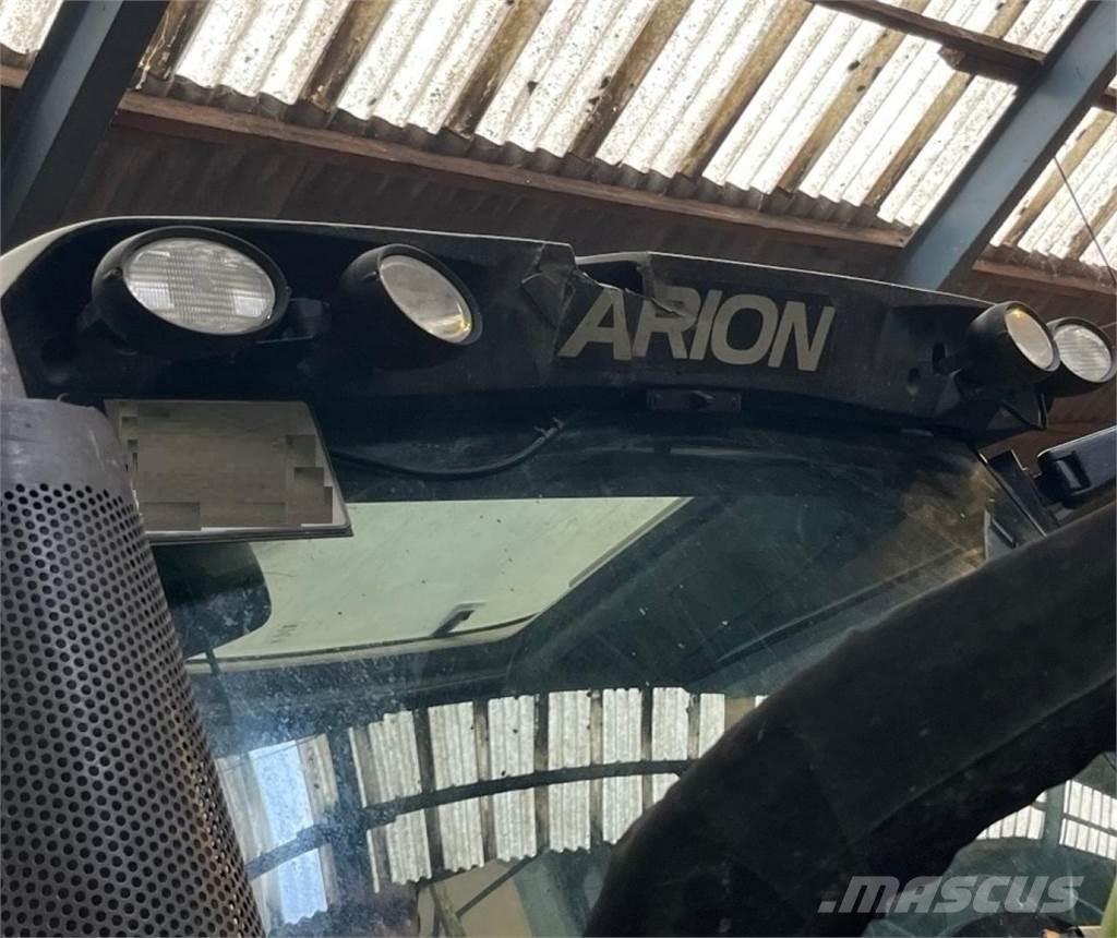 CLAAS Arion 420 Traktori
