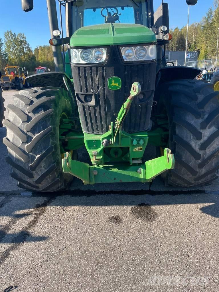 John Deere 7200 R Traktori