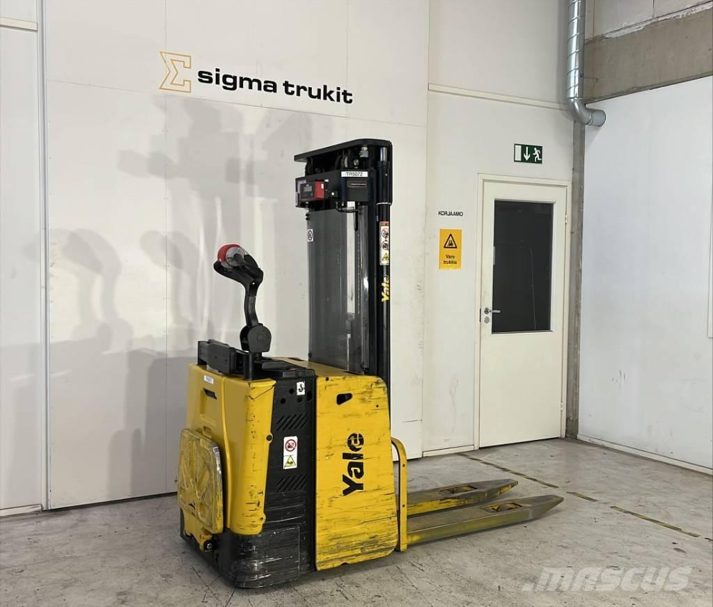 Yale MS 12 X Samopogonski ručni viljuškari