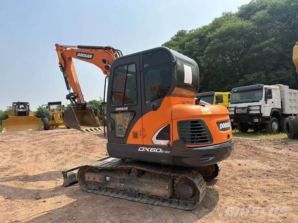 Doosan DX 60 Bageri guseničari