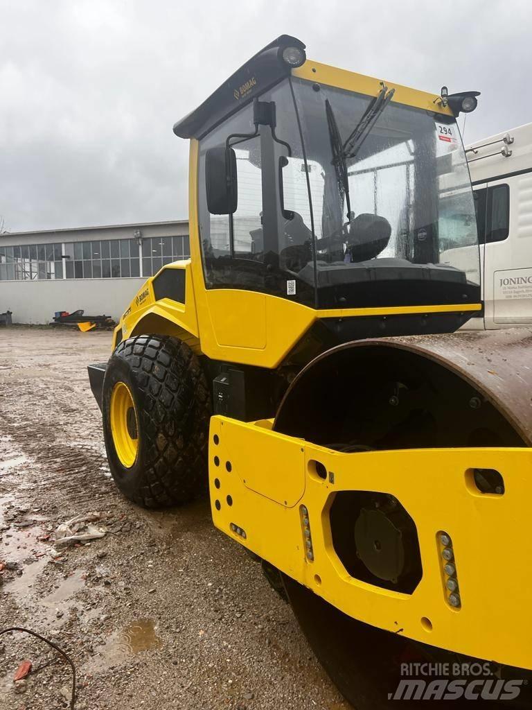 Bomag BW211 D5 Valjci sa jednim bubnjem