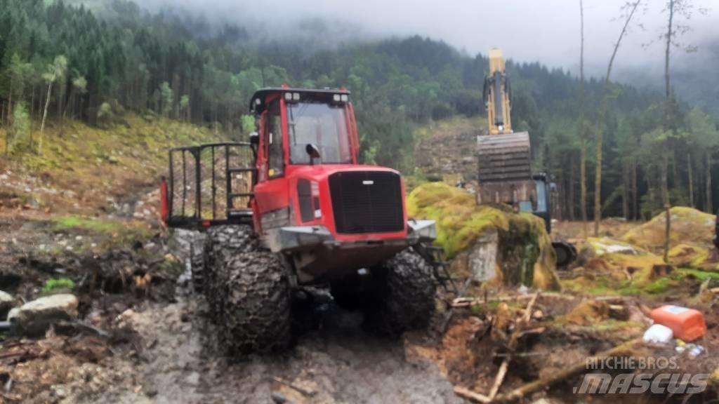 Komatsu 895 Forvarderi