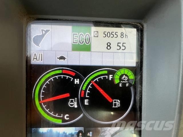 Hitachi ZX 135 US-6 Bageri guseničari