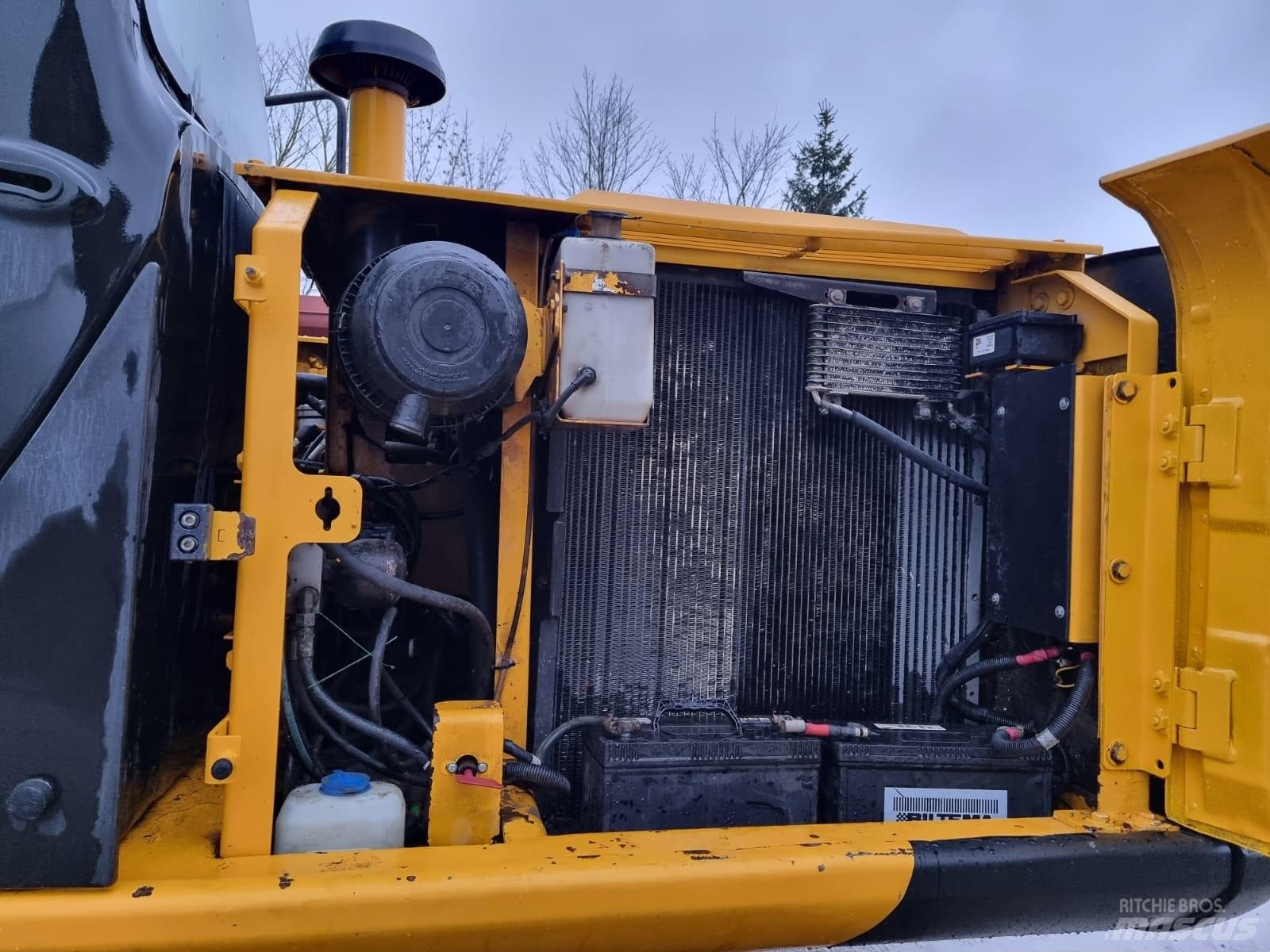 JCB JS 160 LC Bageri guseničari