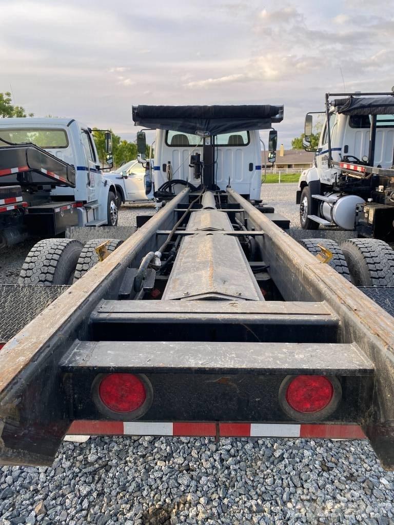 Freightliner CB Kamioni za podizanje kablova