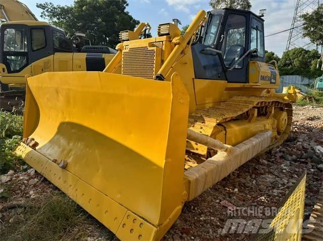 Komatsu D 85 Buldožeri guseničari