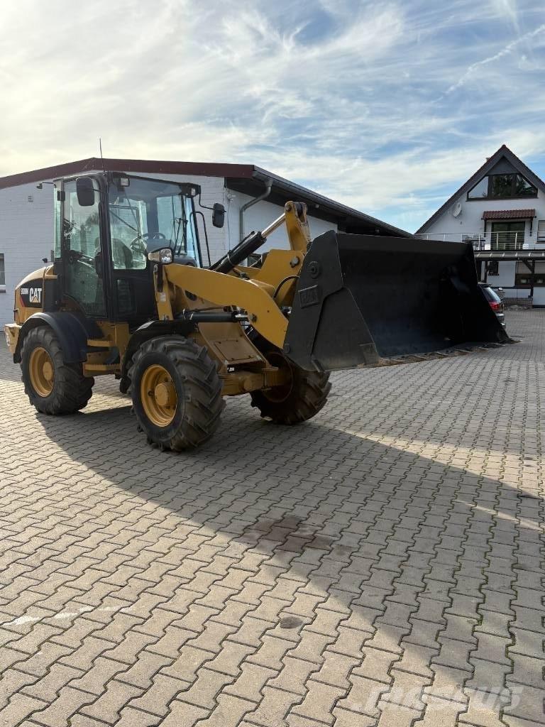 CAT 908M Utovarivači na točkove