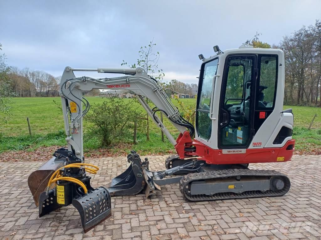 Takeuchi TB 225 Mini bageri < 7t