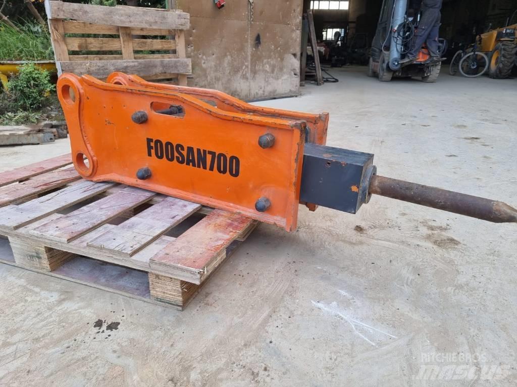  Foosan 700 Čekići