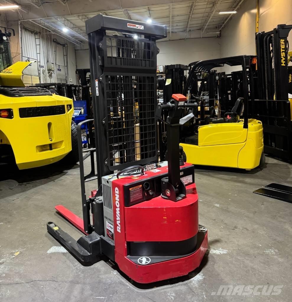 Raymond RSS40 Samopogonski ručni viljuškari