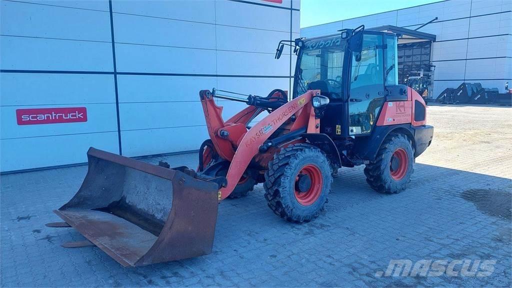 Kubota R085 Višenamenski utovarivači