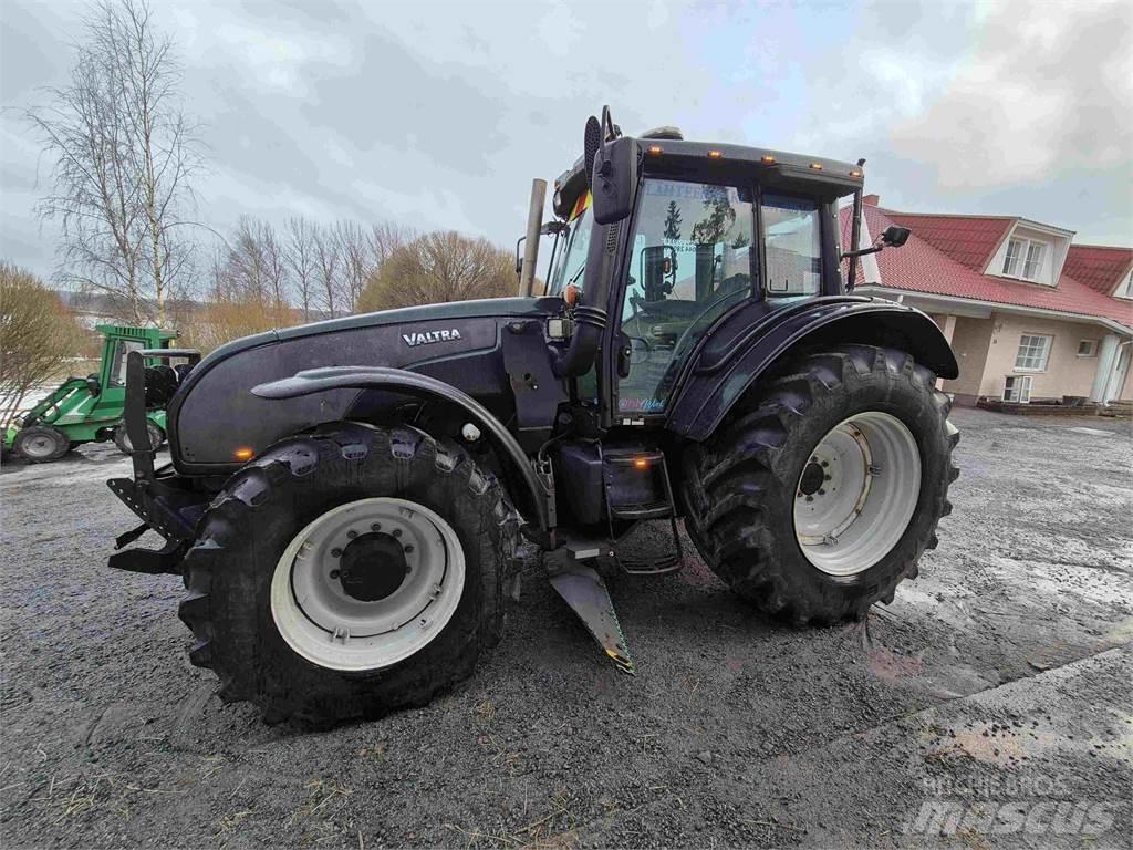 Valtra T191LS Traktori