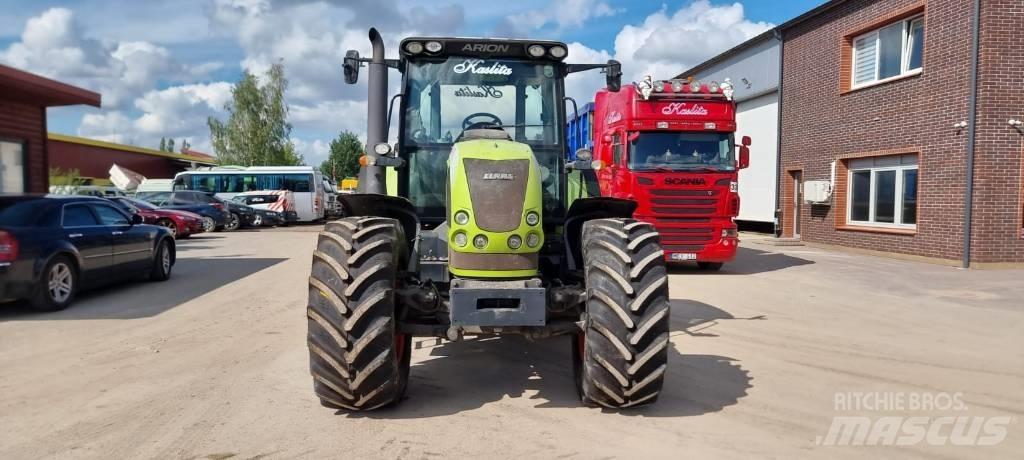CLAAS Arion 640 Traktori
