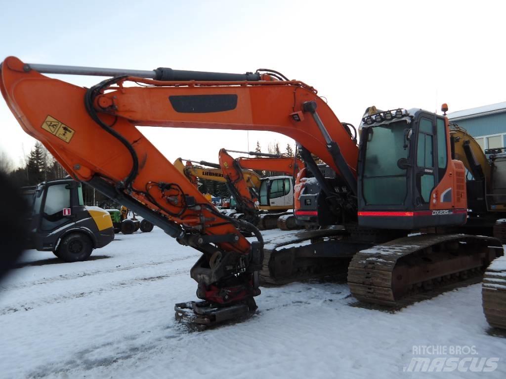 Doosan DX 235 Bageri guseničari