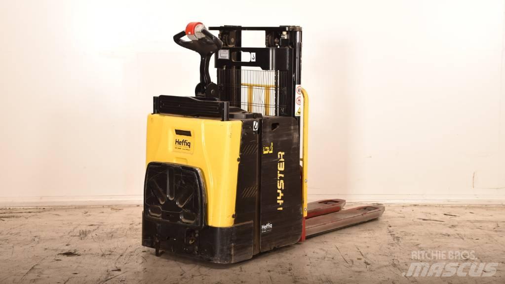 Hyster P2.0SD Nisko podizni električni viljuškar sa stajalištom