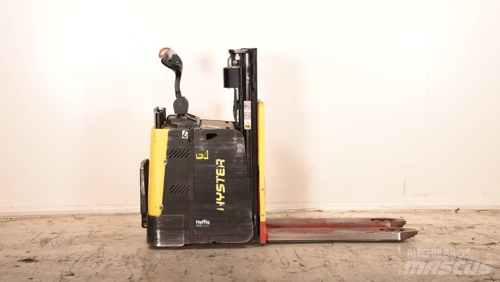 Hyster P2.0SD Nisko podizni električni viljuškar sa stajalištom