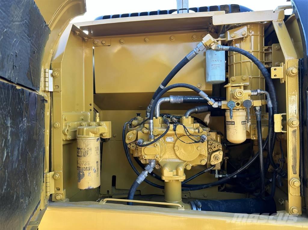 CAT 320D Bageri guseničari