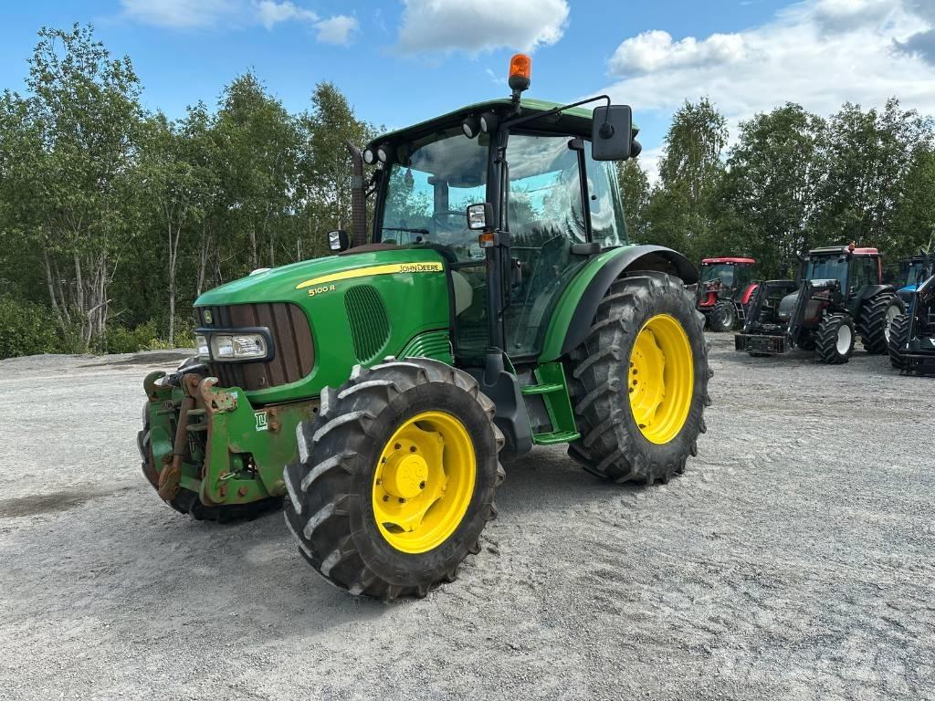 John Deere 5100 R Traktori