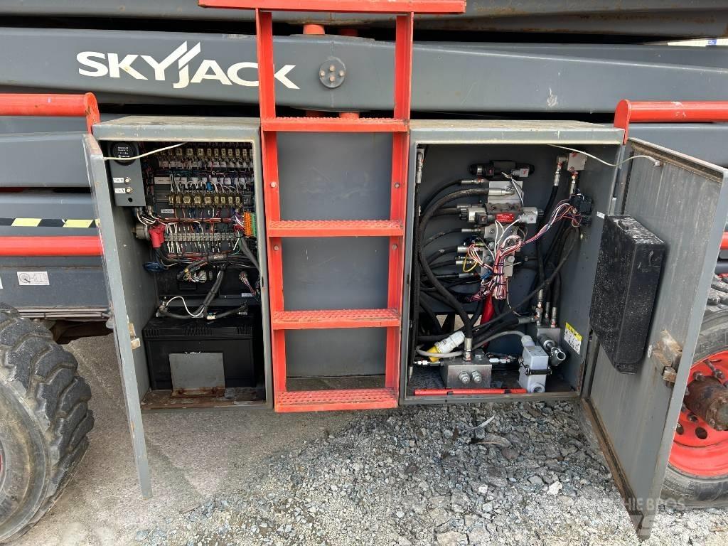 SkyJack SJ 8841 RT Makazaste platforme
