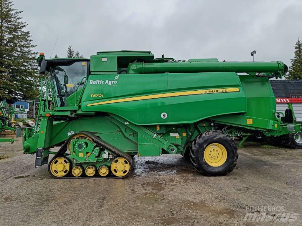 John Deere T670i Kombajni