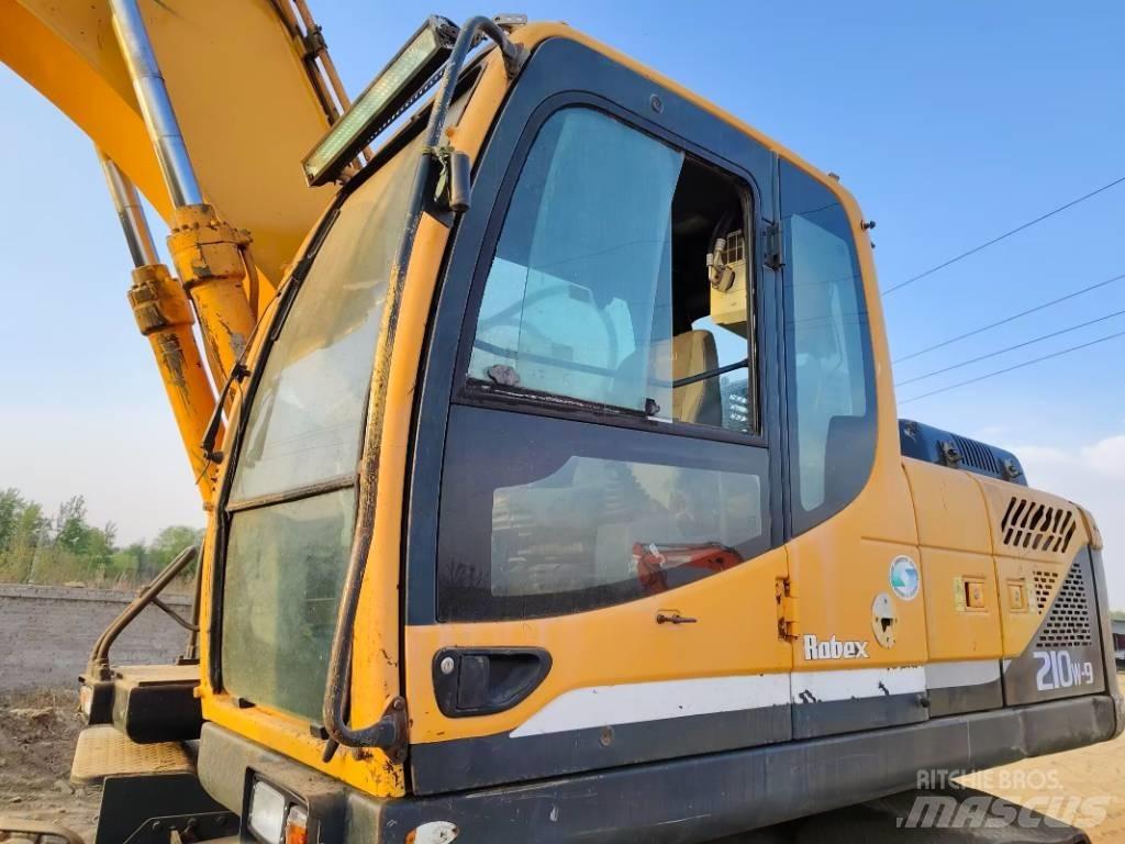 Hyundai R210W-9 Bageri točkaši