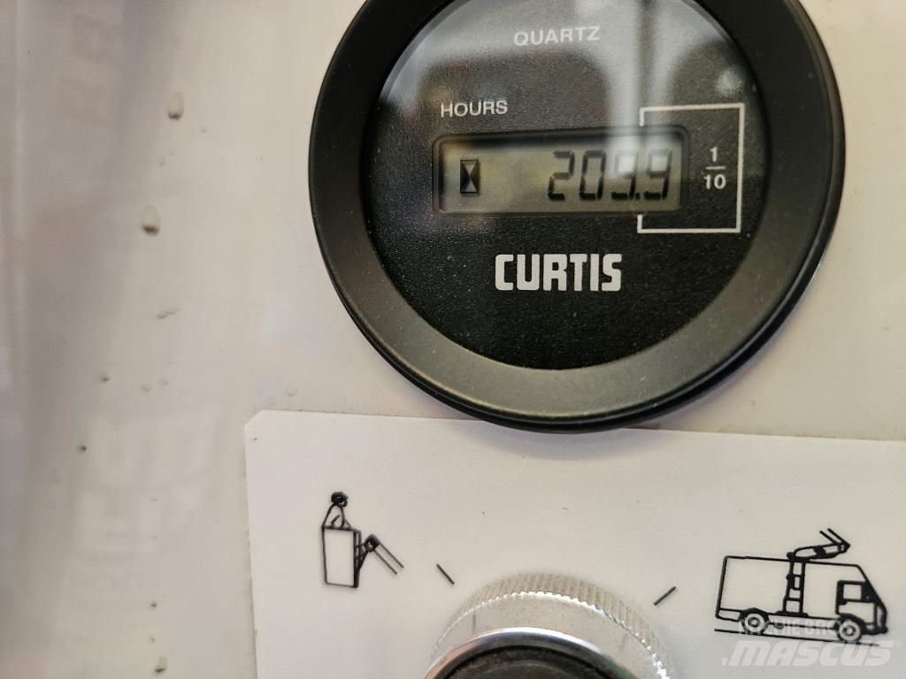 VERSALIFT VT 145 F Auto korpe