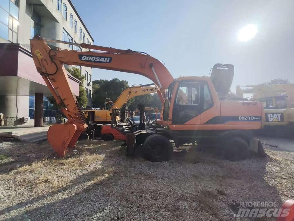 Doosan DX 210 W Bageri točkaši