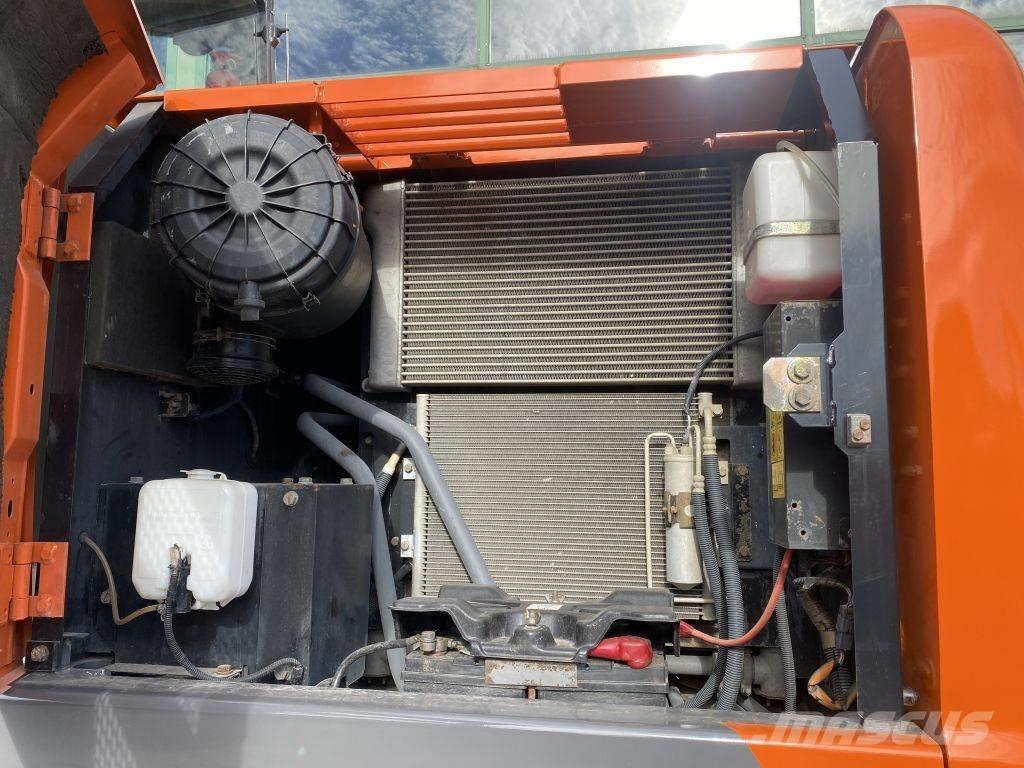 Hitachi ZX 140 W-3 Bageri točkaši