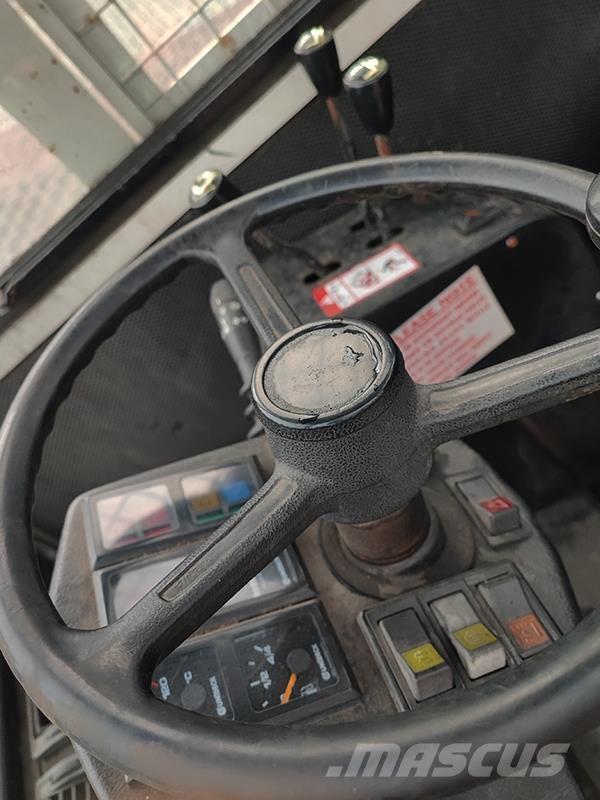 Commander C40SA Bočni viljuškari