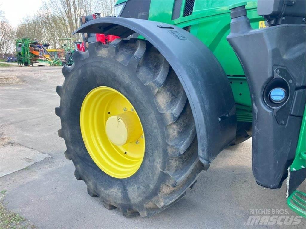 John Deere 6250R Traktori