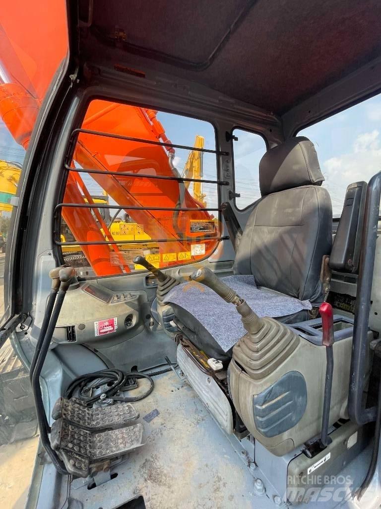 Hitachi EX 200-5 Bageri guseničari