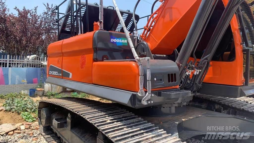 Doosan DX 300 LC Bageri guseničari