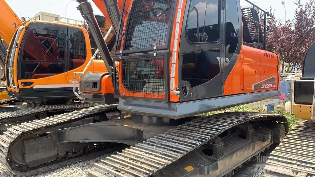 Doosan DX 300 LC Bageri guseničari