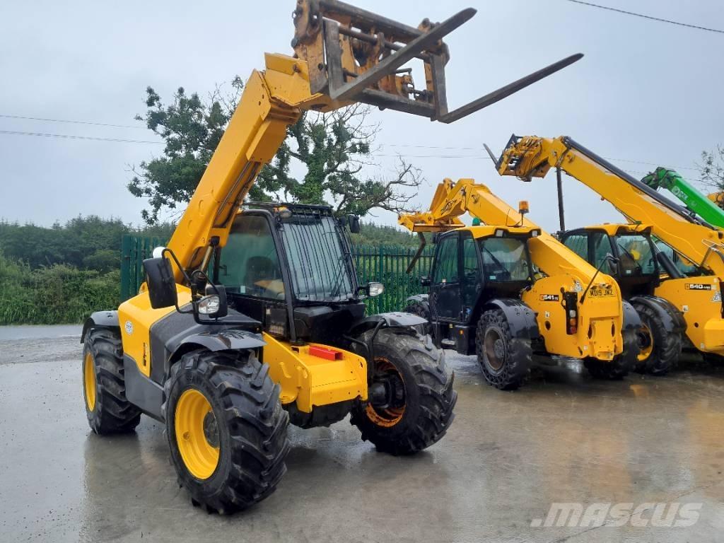 JCB 541-70 Poljoprivredni teleskopski utovarivači