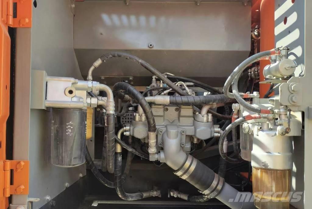 Hitachi ZX 240 Bageri guseničari