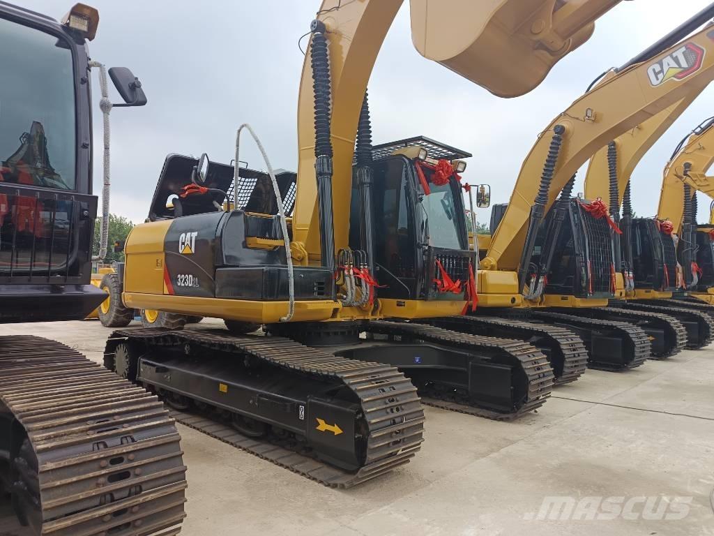 CAT 323 D2L Bageri guseničari